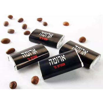 חטיפי שוקלדים "נפוליטנים" ממותגים עם הדפס צבעוני על העטיפה