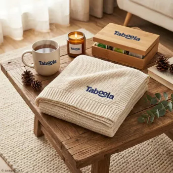 מארז פינוק ביתי ממותג The Home Cozy Pack עם לוגו לעובדים