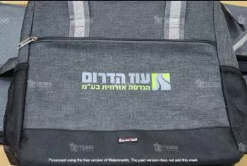 תיקים ממותגים