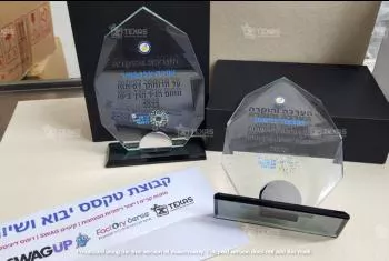 הדפסה מיוחדת על זכוכית ותאורה
